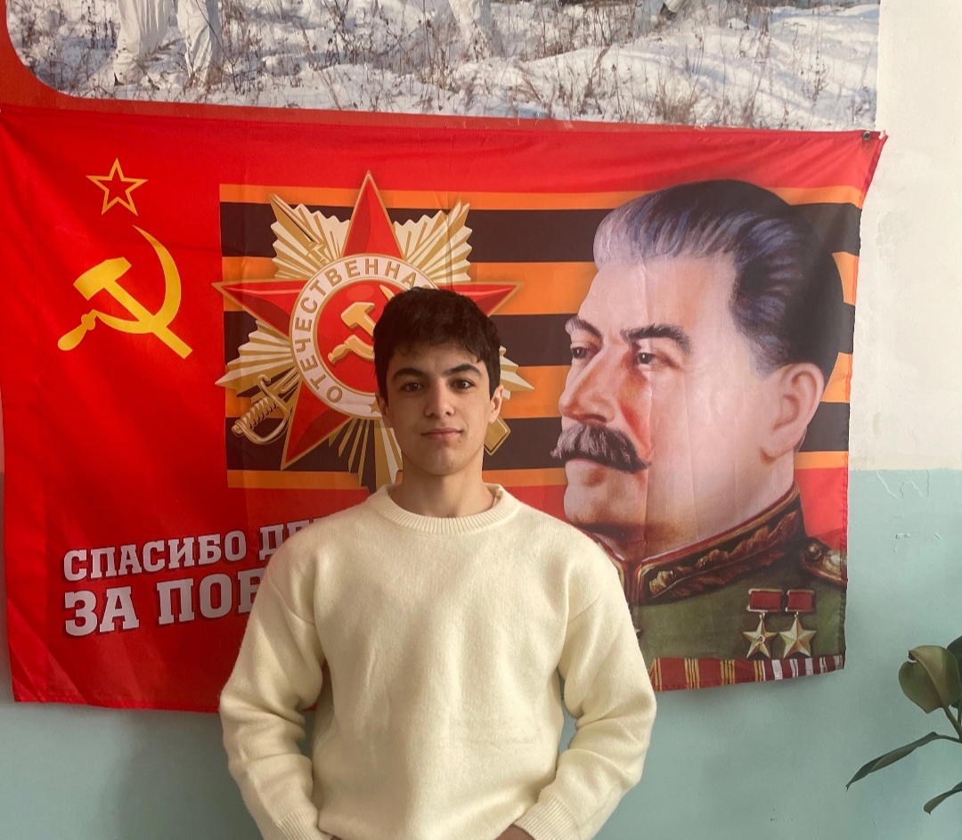 Призер республиканского этапа по физкультуре.